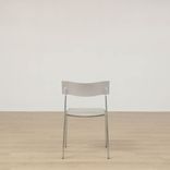 Begagnad konferensstol Campus från Lammhults i grått med kromade ben. Mått: Totalhöjd 74 cm, sitthöjd 43 cm, ryggbredd 47 cm, sittbredd 39 cm och sittdjup 40 cm. 