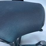 Begagnad kontorsstol Capisco Puls 8020 från HÅG i svart med sadelsits. Mått: Sitthöjd justerbar från 59 till 85 cm. 