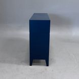Begagnad öppen förvaring Stacked från Muuto i blått. Mått: bredd 120 cm, djup 35 cm och höjd 104 cm. 
