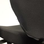 Begagnad kontorsstol Optimum Z i svart tyg från Toplux. Med armstöd och nackstöd. Mått: Sitthöjd 46–59 cm. 