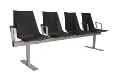Begagnad sittbänk Mayflower från Materia i svart med silverstativ. Mått: höjd 86 cm, bredd 218 cm, djup 54 cm, sitthöjd 46 cm. 