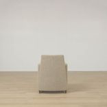 Begagnad fåtölj CD Lobby från Inno i beige tyg. Mått: höjd: 80,5 cm, Sitthöjd: 43,5 cm, Sittbredd: 49 cm, Sittdjup: 50 cm. 