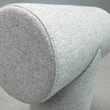 Begagnad pall Mr T från Materia klädd i ljusgrått tyg. Mått: bredd 39 cm, djup 35 cm och höjd 48 cm. 