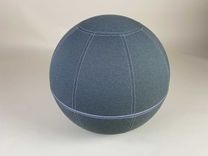 Begagnad balansboll Office Ballz från Götessons klädd i grönt tyg, Mica 108. Mått: diameter 55 cm. 