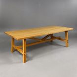 Begagnat matbord Möckelby från IKEA i ek. Mått: bredd 235 cm, djup 100 cm, höjd 74 cm. 