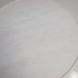 Begagnat runt soffbord Mill från Karl Andersson & Söner i vit färg. Diameter 90 cm och höjd 46 cm. 