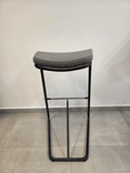 Begagnad grå barpall från Lammhults modell Add. Grå sits med svart underrede. Mått: Bredd 40 cm, Djup 38 cm, Höjd 68 cm, Sitthöjd 63 cm. 