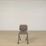 Begagnad stol med hjul Add Move från Lammhults i ljusbrun färg. Mått: Höjd: 80 cm, Sitthöjd: 46 cm, Bredd: 48 cm, Djup: 56 cm. 