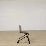 Begagnad stol med hjul Add Move från Lammhults i ljusbrun färg. Mått: Höjd: 80 cm, Sitthöjd: 46 cm, Bredd: 48 cm, Djup: 56 cm. 
