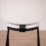 Begagnad stol med hjul Add Move från Lammhults i vitt. Mått: Höjd 80 cm, bredd 48 cm och djup 56 cm. 