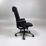 Begagnad kontorsstol Apollo från Savo i svart. Med arm och nackstöd. Mått: justerbar sitthöjd 45 - 60 cm. 