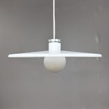 Begagnad taklampa W202 Halo S3 från Wästberg i vitt. Mått: diameter 30 cm och höjd 11 cm. 