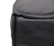 Begagnad soffa Boxplay från Swedese. I mörkblått skinn. Mått: höjd 71 cm, bredd 200 cm, djup 100 cm. 