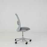 Begagnad kontorsstol SoFi 7500 från HÅG utan armstöd, i grått. Mått: Höjd 39–58 cm, sitthöjd 49 cm, sittbredd 43 cm, sittdjup 43 cm. 