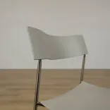 Begagnad konferensstol Campus från Lammhults i grått med kromade ben. Mått: Totalhöjd 74 cm, sitthöjd 43 cm, ryggbredd 47 cm, sittbredd 39 cm och sittdjup 40 cm. 