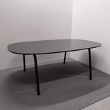 Begagnat projektbord Continue från Efg i svart laminat. Mått: Skiva 240 x 160 cm, Höjd 90 cm. 
