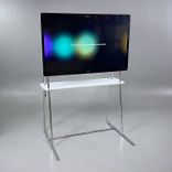 Begagnad interaktiv touch display från Cisco, modell Spark Board 55. I vit/krom. Mått bredd: 128 cm, djup: 96 cm och höjd: 163 cm. 