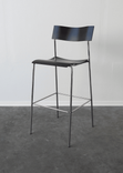 Begagnad barstol Campus från Lammhults med svart sits och rygg, kromad benställning. Mått: bredd 50 cm, djup 52 cm, total höjd 107 cm, sitthöjd 75 cm. 