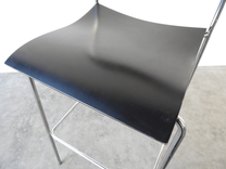 Begagnad barstol Campus från Lammhults med svart sits och rygg, kromad benställning. Mått: bredd 50 cm, djup 52 cm, total höjd 107 cm, sitthöjd 75 cm. 