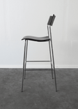 Begagnad barstol Campus från Lammhults med svart sits och rygg, kromad benställning. Mått: bredd 50 cm, djup 52 cm, total höjd 107 cm, sitthöjd 75 cm. 