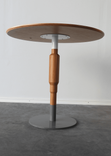 Begagnat cafébord från Minus Tio modell Cosmos i ek. Mått: Bredd 80 cm, Djup 80 cm, Höjd 74.5 cm. Perfekt för både företag och hem.