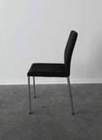 Begagnad konferensstol Brooks från AJ produkter svart tyg och kromade ben. Mått: bredd 48 cm, djup 50 cm, Höjd 84 cm, Sitthöjd 45 cm. 