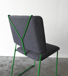 Begagnad konferensstol Frankie från Johanson Design. Klädd i grå textil med grönt stativ. Mått: Bredd: 45,5 cm. Djup: 49,5 cm. Höjd: 82 cm. Sitthöjd: 47 cm.
