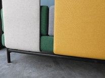 Begagnad soffa med hög rygg Pop från Gärsnäs. Klädd i b.la grön textil, ben i betsad ek. Mått; Bredd 210 cm, djup 70 cm, totalhöjd 130 cm, sitthöjd 45 cm. 