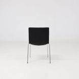 Begagnad konferensstol Bond från Offecct i svart, kromat stålunderrede. Mått: Mått: Längd: 40 cm, Bredd: 45 cm, Höjd: 77 cm, Sitthöjd: 44 cm. 