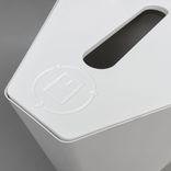 Begagnad miljösortering Kite från TreCe. I vit avsedd för papper. Mått: bredd 50 cm, djup 49.2 cm, höjd 70 cm. 