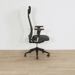 Begagnad kontorsstol ID Trim från Vitra i grått tyg. Mått: Höjd: 99 -110 cm, Höjd på ryggstöd: 60 cm, Sitthöjd: 40 - 52 cm. 