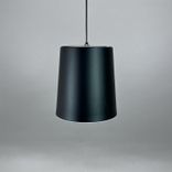 Begagnad taklampa Hide från Zero i svart. Mått diameter 30 cm och höjd 32 cm. 