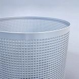 Begagnad miljösortering från FG, modell SQ. I grå perforerad stålplåt med pulverlackerat finish. Mått: 30 cm i diameter och höjd 42 cm. 
