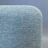 Begagnad bordsskärm Narbutas från Kinnarps i blå/grön melerat tyg. Mått: Bredd 120 cm, Höjd 64 cm. 