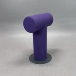 Begagnad pall Mr T från Materia i lila. Mått: Bredd 55 cm, djup 35 cm, sitthöjd 66 cm. 