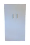 Begagnad ljusgrå garderob med slagdörr. Mått: höjd: 145 cm, bredd: 80 cm, djup: 42 cm. 