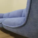 Begagnad soffa Gather från Edsbyn i blåmelerat tyg. Mått: Höjd: 73 cm Sitthöjd: 42 cm Bredd: 235 cm Djup: 80 cm. 