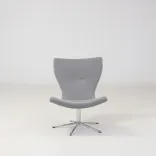 Begagnad fåtölj Gyro från Conform i grått tyg. Mått: Sitthöjd 44 cm, höjd 88 cm, bredd 70 cm och djup 66 cm.