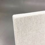 Begagnad bordsskärm Dezibel från Zilenzio i beige textil. Mått: Bredd 120 cm, djup 4,5 cm, höjd 70 cm. 