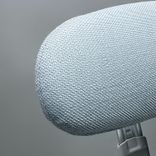 Begagnad kontorsstol Sofi Mesh 7500 från HÅG i ljusgrått med meshrygg, armstöd, nackstöd, gul sits. Mått: sitthöjd 39,3–54,1 cm. 
