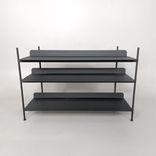 Begagnad öppen förvaring Compile från Muuto. Mått: Bredd 121 cm, djup 42 cm och höjd 78 cm. 
