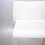 Begagnad barstol från Pedrali, modell Volt. I vit färg, tillverkad polypropen. Mått: Bredd: 47 cm, Djup: 48 cm, Höjd: 100 cm, Sitthöjd: 76 cm.