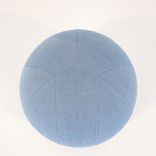 Begagnad balansboll Boullée från Materia i ljusblått med kromad underdel. Mått: Diameter 52 cm. 