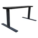 Höj & sänkbart elstativ från Holmris B8, i svart. Mått: Höjd justerbar från 58 cm till 123 cm, bredd 131 cm, djup 70 cm. 