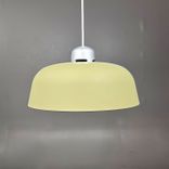 Begagnad taklampa Dalston w162 s2 från Wästberg i olivgrön färg. Mått: Diameter 37 cm och höjd 20 cm.