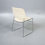 Begagnad stol från Offecct. Modell: Lite. Färg/material: vitpigmenterad eklaminat, stativ i krom. Mått (cm): Bredd 51 x Djup 54 x Höjd 78; Sitthöjd 45.