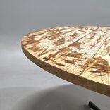 Begagnat runt cafébord Madison från Johanson Design. Brun träskiva med ett svart underrede. Mått: Diameter 120 cm och höjd 72 cm. 