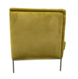 Begagnad fåtölj Lipp från Living Divani i gult. Mått: Höjd 84 cm x Bredd 74 cm x Djup 66 cm Sitthöjd 43 cm. 