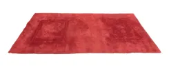 Begagnad matta från Kasthall i rött. Mått: Höjd 1,5 cm, Bredd 200 cm, Djup 300 cm. 