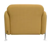 Begagnad fåtölj Mega Armchair från Massproductions i gult tyg. Mått: höjd: 77 cm, bredd: 100 cm och djup: 90 cm. 
